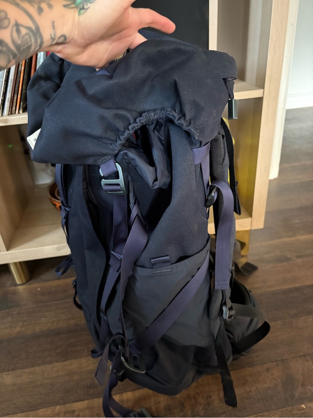Osprey Women’s Archeon 65 Liter Backpacking Bag Daypack Navy Camping Small - Picture 8 of 9